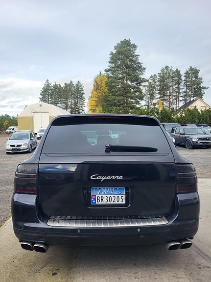 Porsche Cayenne S 8 of 19