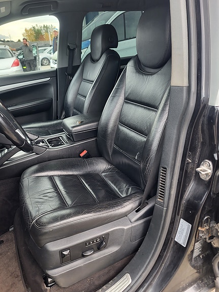 Porsche Cayenne S 14 of 19