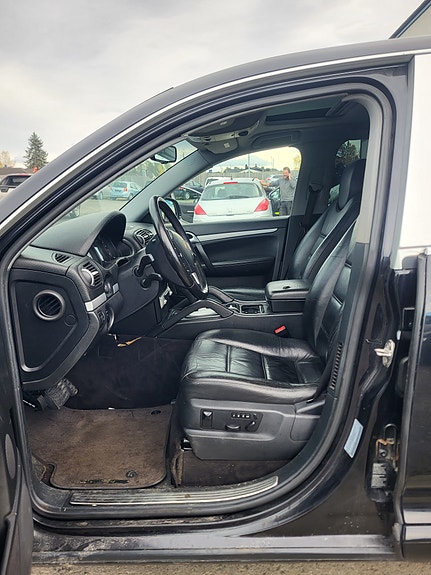 Porsche Cayenne S 15 of 19