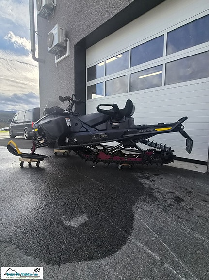 Ski-doo EXPEDITION 850 E-TEC XTREM 3 of 10