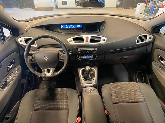 Renault Megane 18 of 30