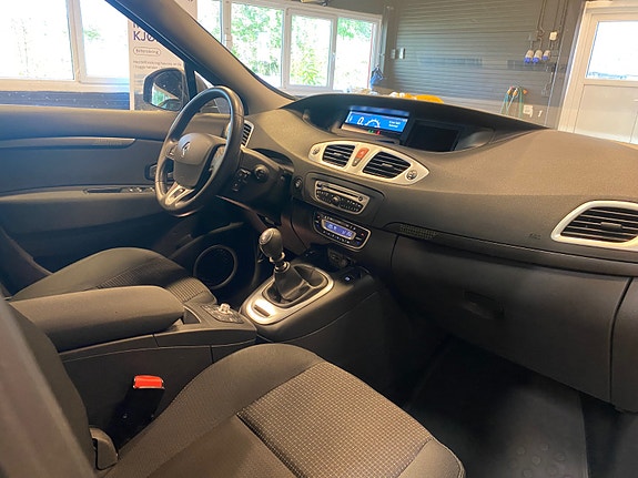 Renault Megane 26 of 30