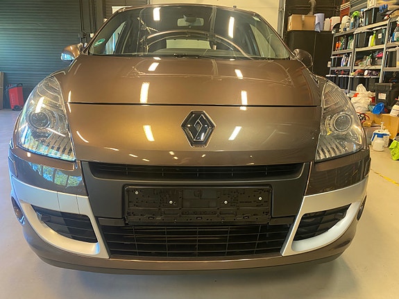 Renault Megane 12 of 30
