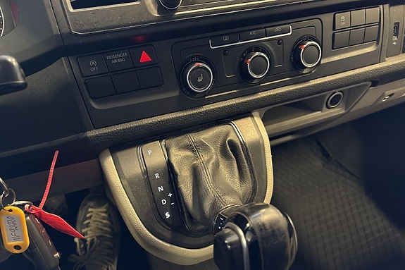 Volkswagen Transporter 14 of 26