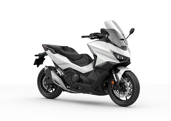 Honda Forza 750 2 of 3