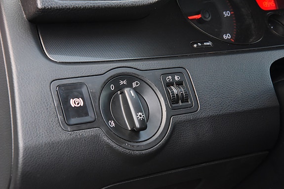 Volkswagen Passat 17 of 30