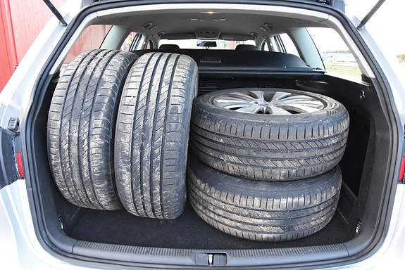 Volkswagen Passat 27 of 30