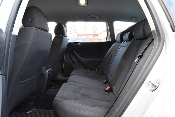 Volkswagen Passat 25 of 30