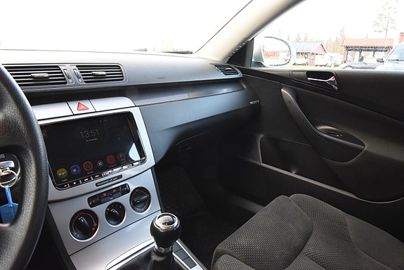 Volkswagen Passat 20 of 30