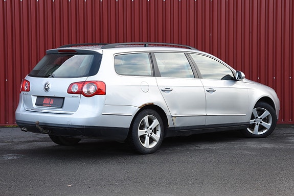 Volkswagen Passat 11 of 30