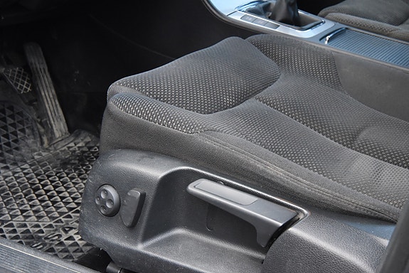 Volkswagen Passat 15 of 30