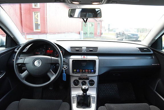 Volkswagen Passat 12 of 30