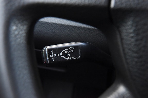 Volkswagen Passat 19 of 30