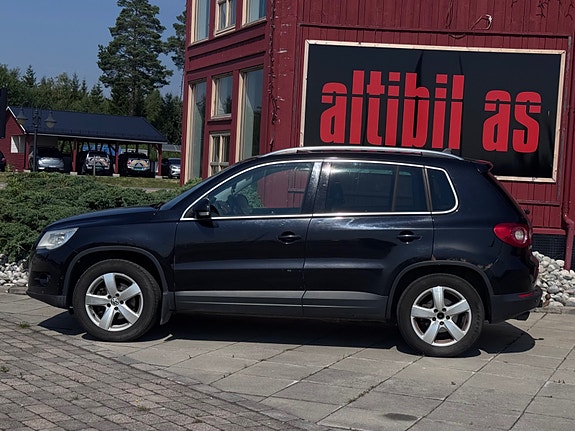 Volkswagen Tiguan 3 of 14