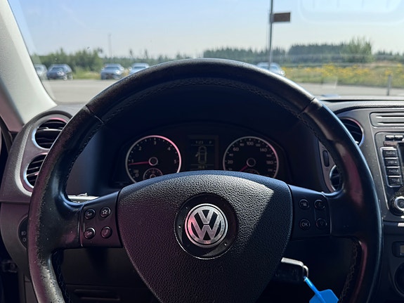 Volkswagen Tiguan 9 of 14