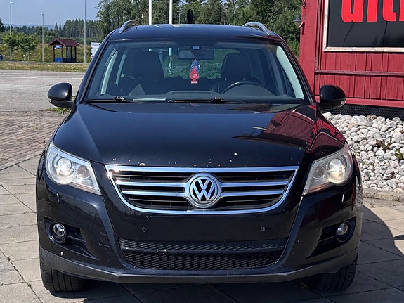 Volkswagen Tiguan 2 of 14