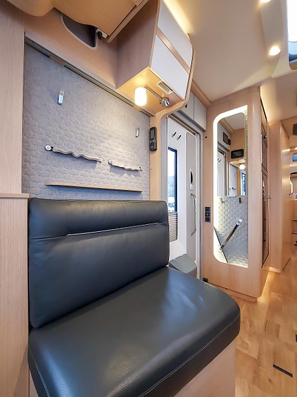 Hymer BML I 880 13 of 21