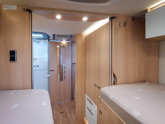 Hymer BML I 880 7 of 21