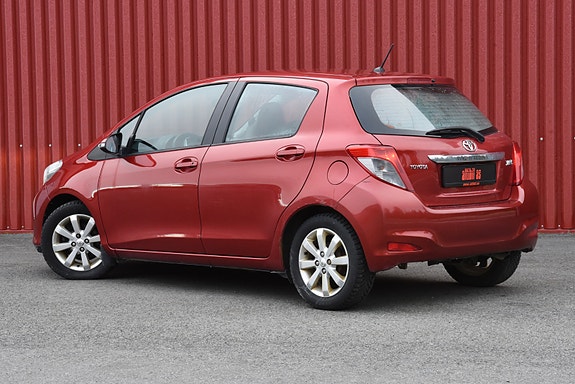 Toyota Yaris 6 of 28