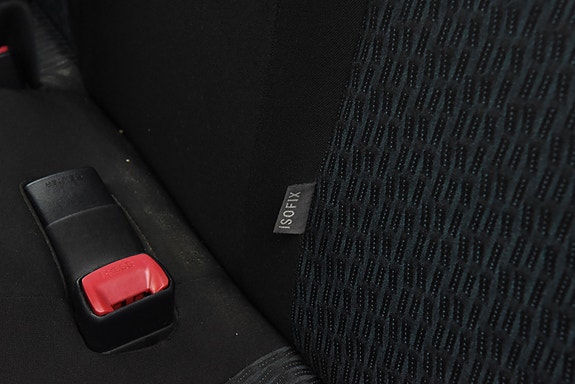 Toyota Yaris 24 of 28