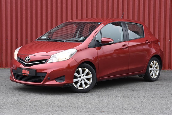 Toyota Yaris 5 of 28