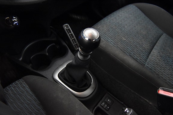Toyota Yaris 21 of 28