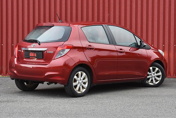 Toyota Yaris 9 of 28