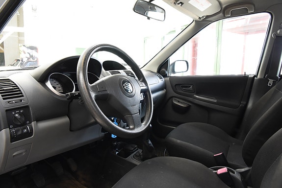 Suzuki Ignis 10 of 25