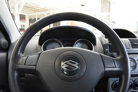 Suzuki Ignis 12 of 25