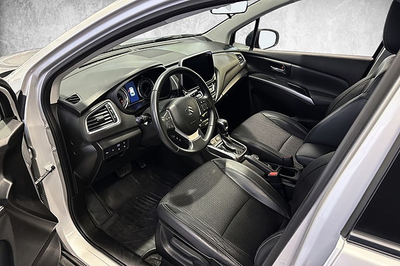 Suzuki S-Cross 7 of 9