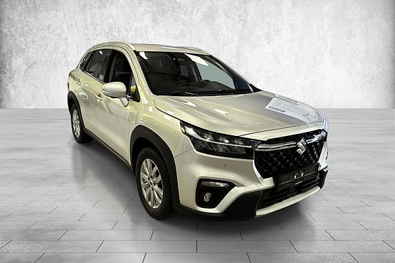 Suzuki S-Cross 3 of 9