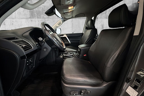 Toyota Land Cruiser 12 of 29