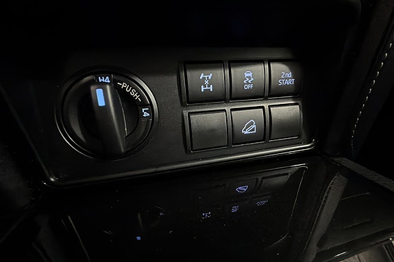 Toyota Land Cruiser 28 of 29