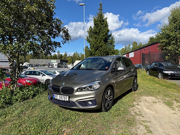 BMW 225xe 16 of 16