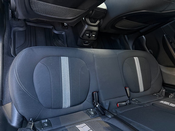 BMW 225xe 5 of 16