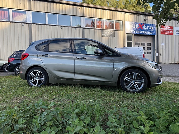 BMW 225xe 12 of 16