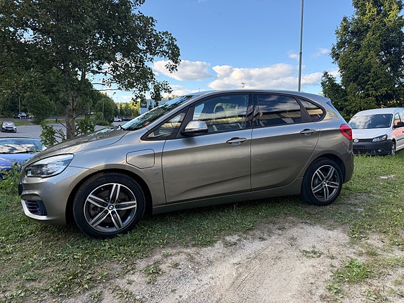 BMW 225xe 15 of 16