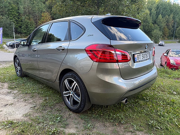 BMW 225xe 10 of 16