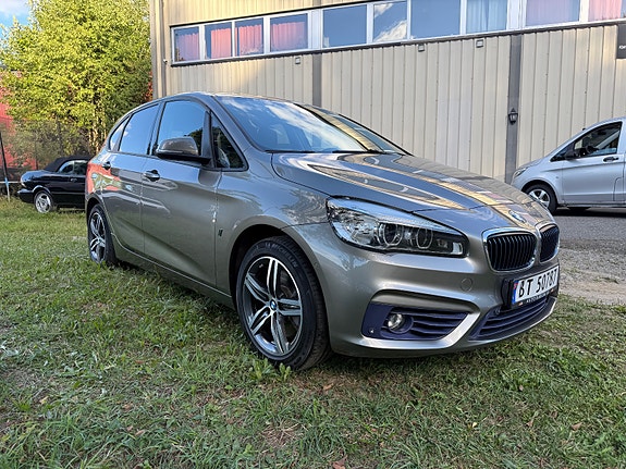 BMW 225xe 11 of 16