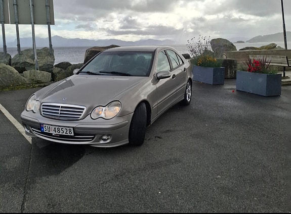 Mercedes-Benz C200 d 4 of 15