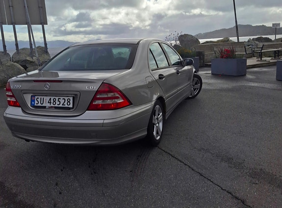 Mercedes-Benz C200 d 3 of 15