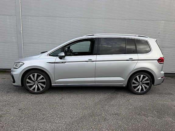 Volkswagen Touran 2 of 30