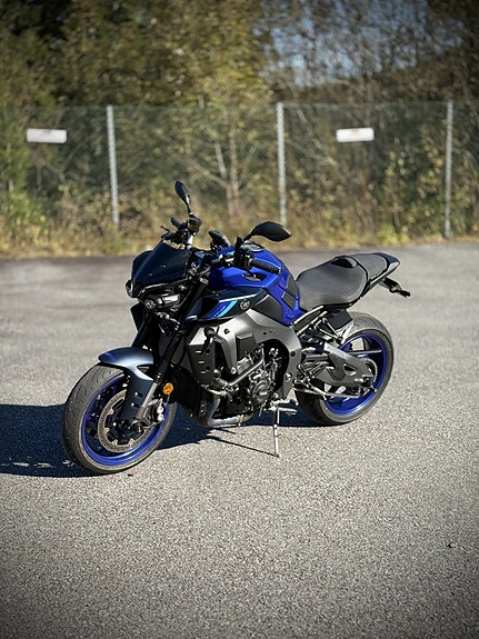 Yamaha MT-10 3 of 10