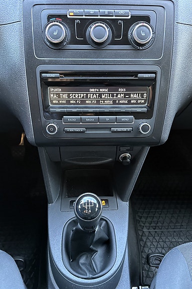 Volkswagen Caddy 19 of 27