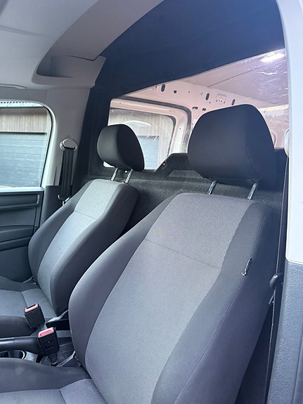 Volkswagen Caddy Maxi 11 of 17