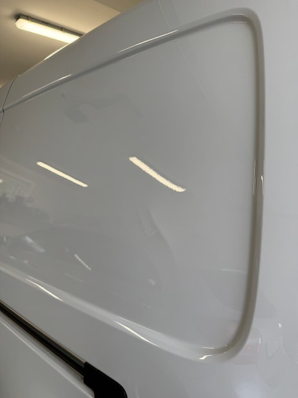 Volkswagen Caddy Maxi 16 of 17
