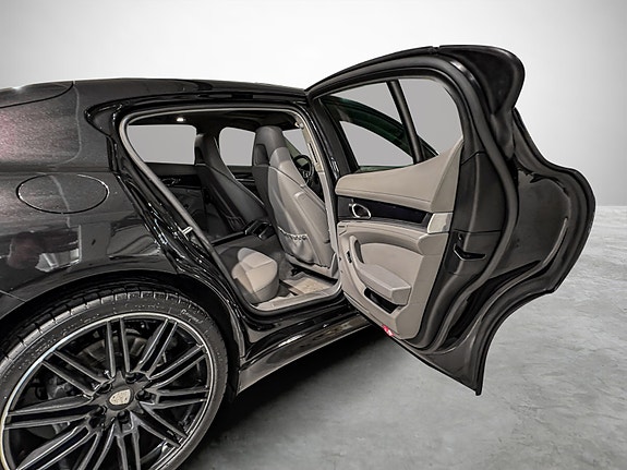 Porsche Panamera 25 of 29