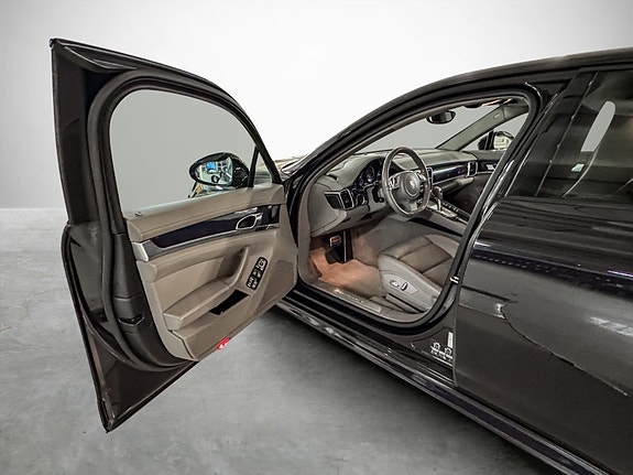 Porsche Panamera 9 of 29