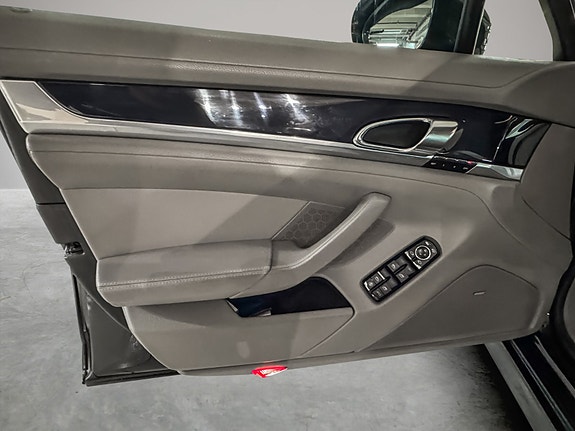 Porsche Panamera 11 of 29