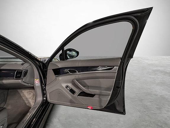 Porsche Panamera 19 of 29